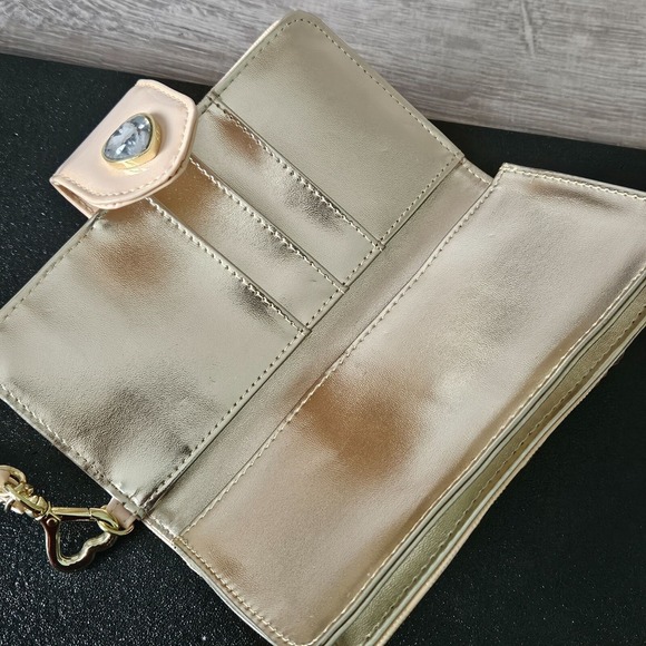 Betsey Johnson Blush Celly Embossed Wallet Wristlet Heart Gem & Chain Strap - Picture 2 of 14